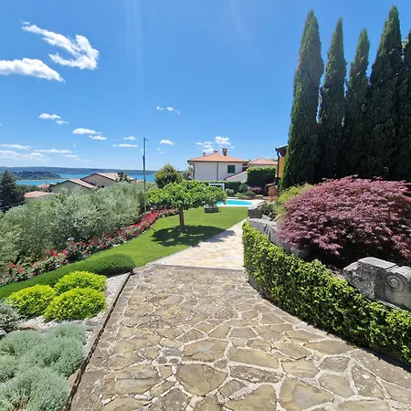Superior Wisteria With Pool Apartman Portoroz
