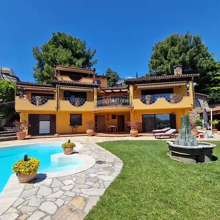 Superior Wisteria With Pool