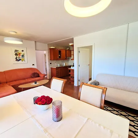 Appartement Superior Wisteria With Pool *